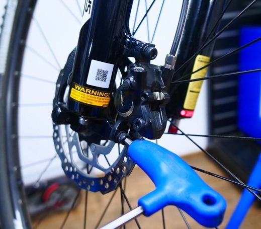 Как заменить колодки на дисковых тормозах