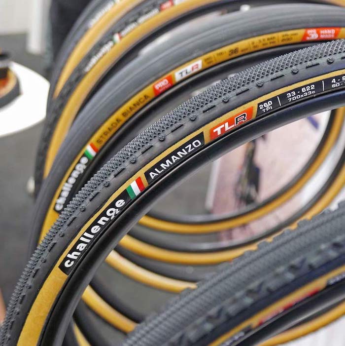 Покрышки Challenge Challenge-Handmade-Tubeless-Ready-tires_HTLR_road-gravel-tires_Almanzon.jpg