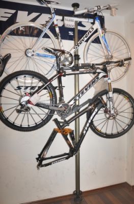 Стойка Bikehand YC-99-330 для хранения 2-4 велосипедов YC-99-330