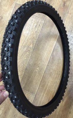 Покрышка VeeTire VRB-115 20x1.75 шипованная