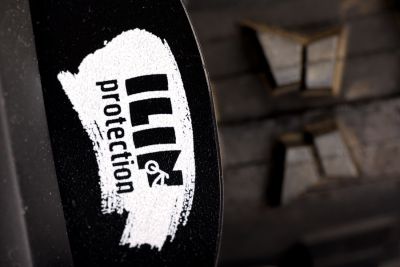 Крыло-щиток Gorilla короткое (синяя графика) IP-GS-BLU